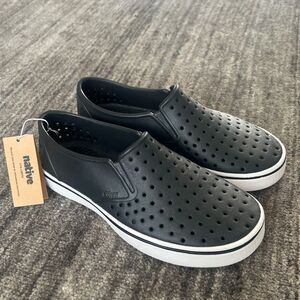 Black Native Miles Shoes, size 6 (women's)/4 (men's), NWT